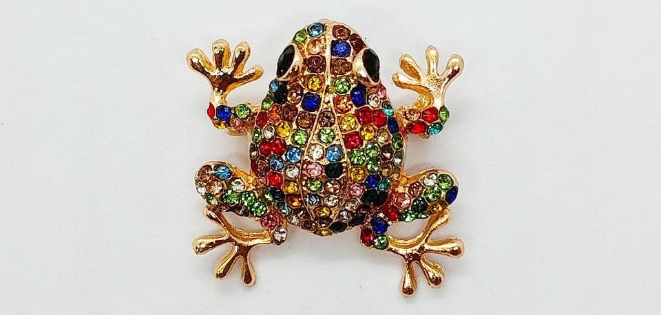 Colorful Crystal Frog Brooch – Gold-Tone Statement Pin